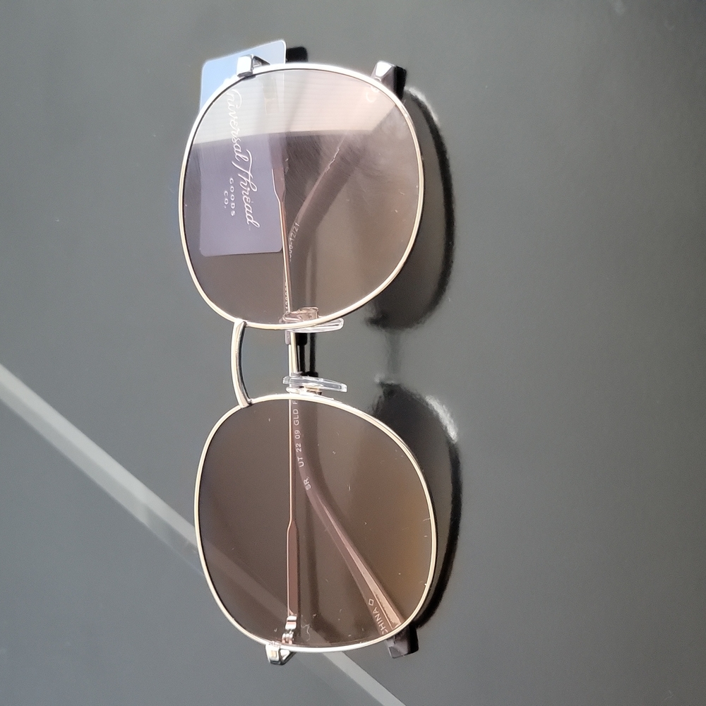 UNIVERSAL THREAD SUNGLASSES